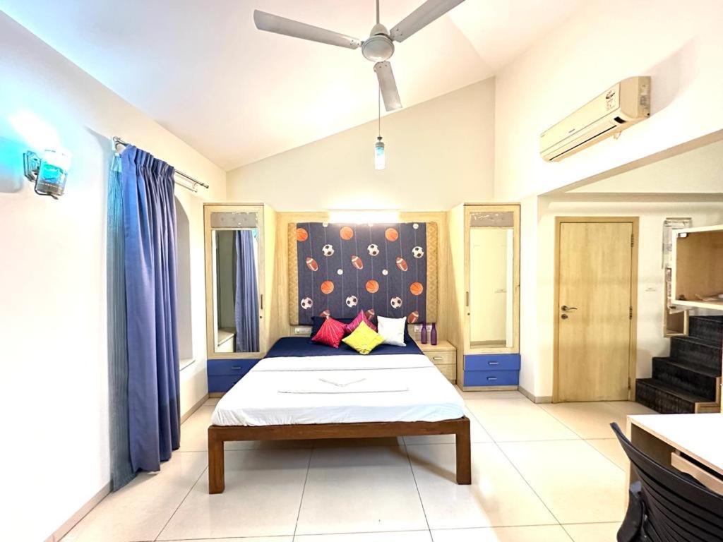 Bed & Breakfast White