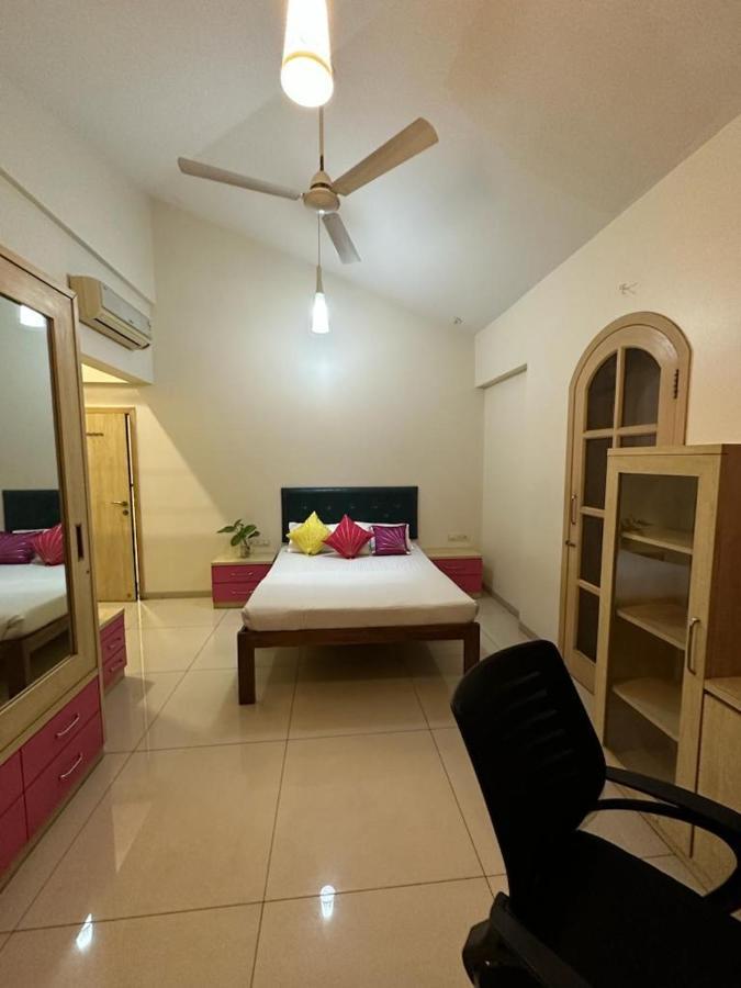 Bed & Breakfast White *